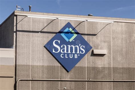 Sam's club greenwood indiana - Same-Day Delivery is not guaranteed and may change due to availability, weather, labor issues or other factors. Active Sam’s Club membership required. The standard delivery fee for Club members is $12 and $8 for Plus members per delivery. Delivery not available in Puerto Rico. Some items are not eligible for delivery, including but not ...
